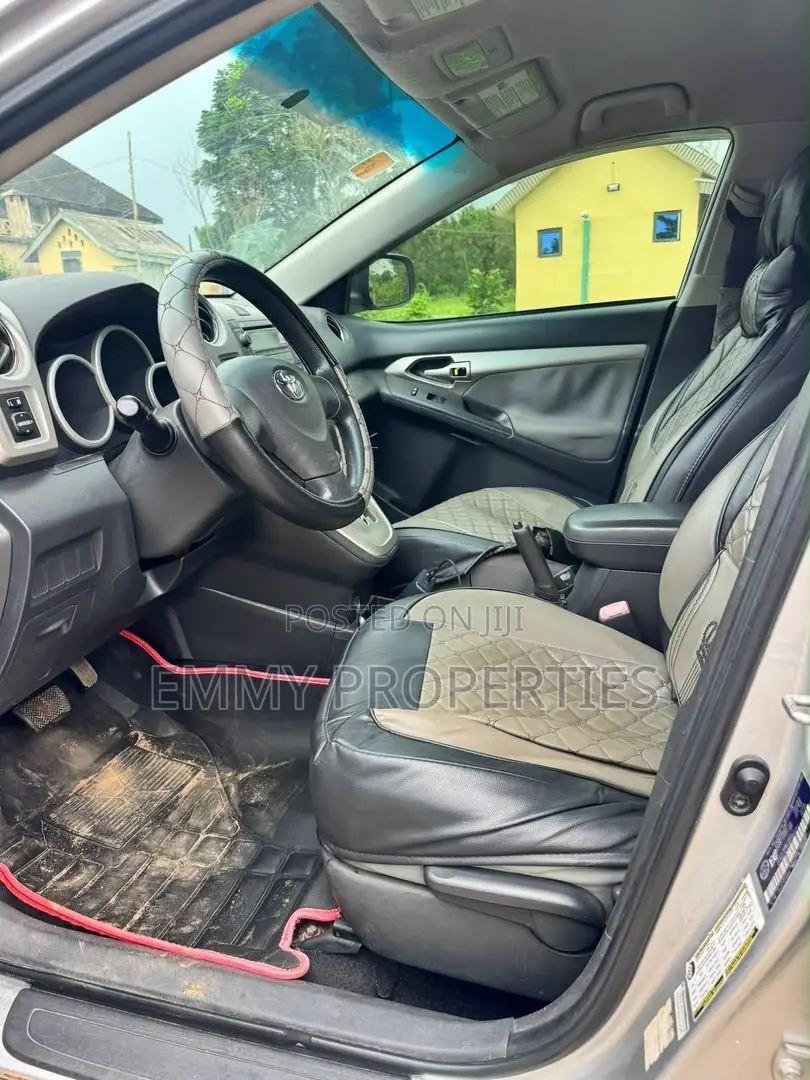 Toyota Matrix 2010 Silver