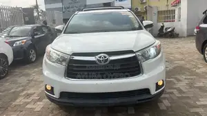 Toyota Highlander XLE 4dr SUV (3.5L 6cyl 6A) 2015 White