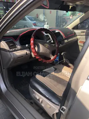 Toyota Camry LE 4dr Sedan (2.4L 4cyl 4A) 2004 Gold