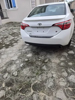Toyota Corolla LE 4dr Sedan (1.8L 4cyl CVT) 2015 White