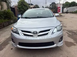 Toyota Corolla L 4dr Sedan (1.8L 4cyl 5M) 2012 Silver