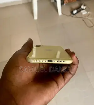 Apple iPhone 11 128 GB Yellow
