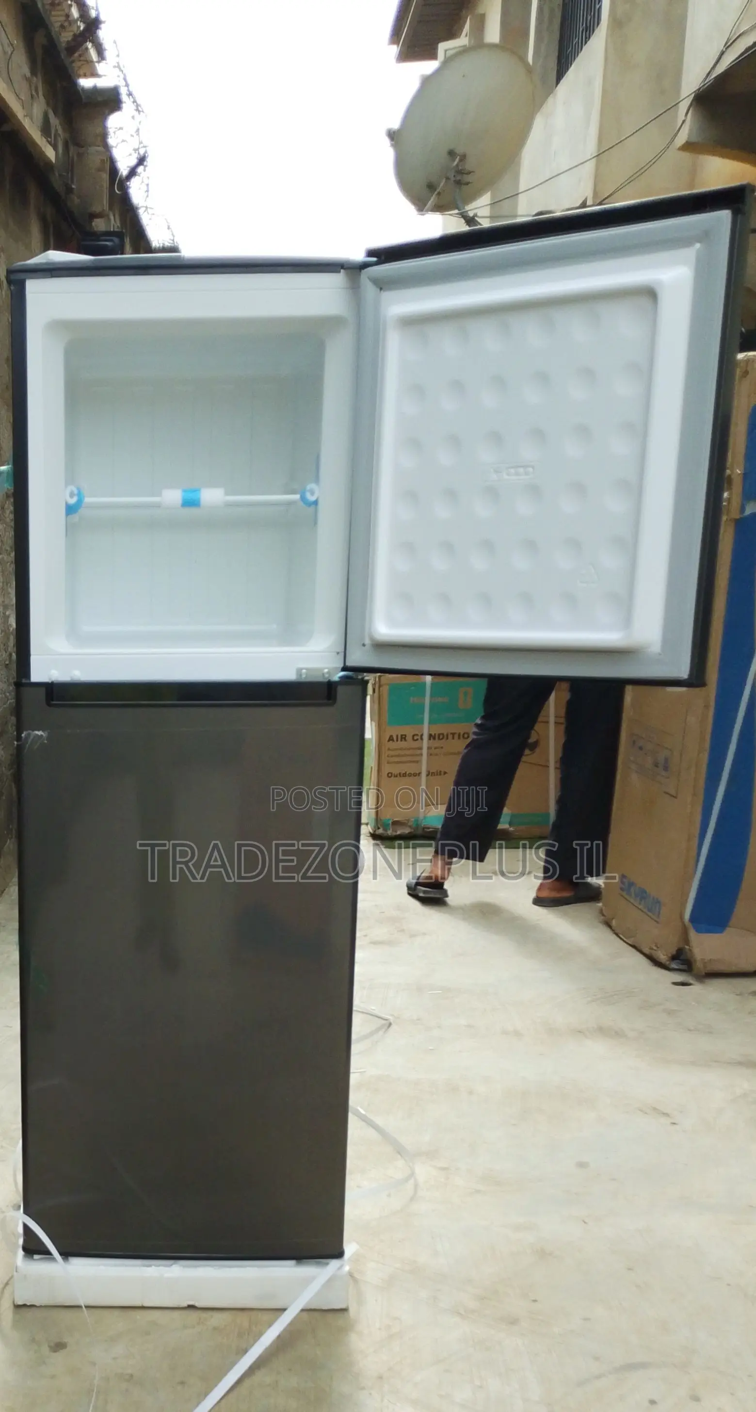 Skyrun BCD-145A Fridge for Home Convenience