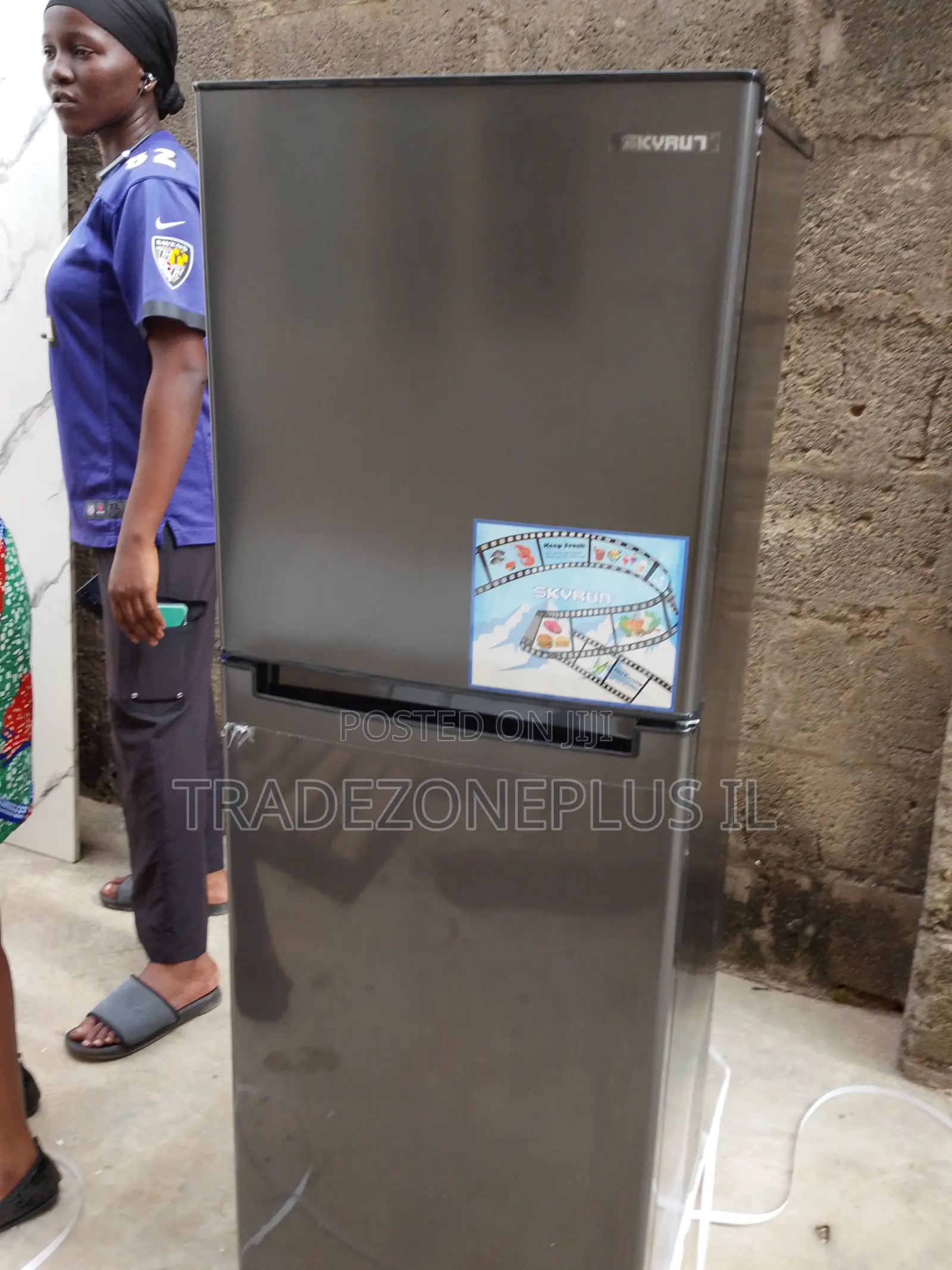 Skyrun BCD-145A Fridge for Home Convenience