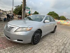 Toyota Camry LE 4dr Sedan (2.4L 4cyl 5A) 2009 Silver