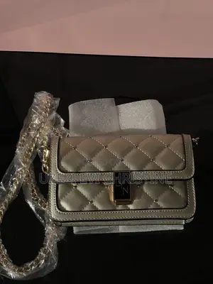Elegant Gold Quilted Chain Shoulder Bag