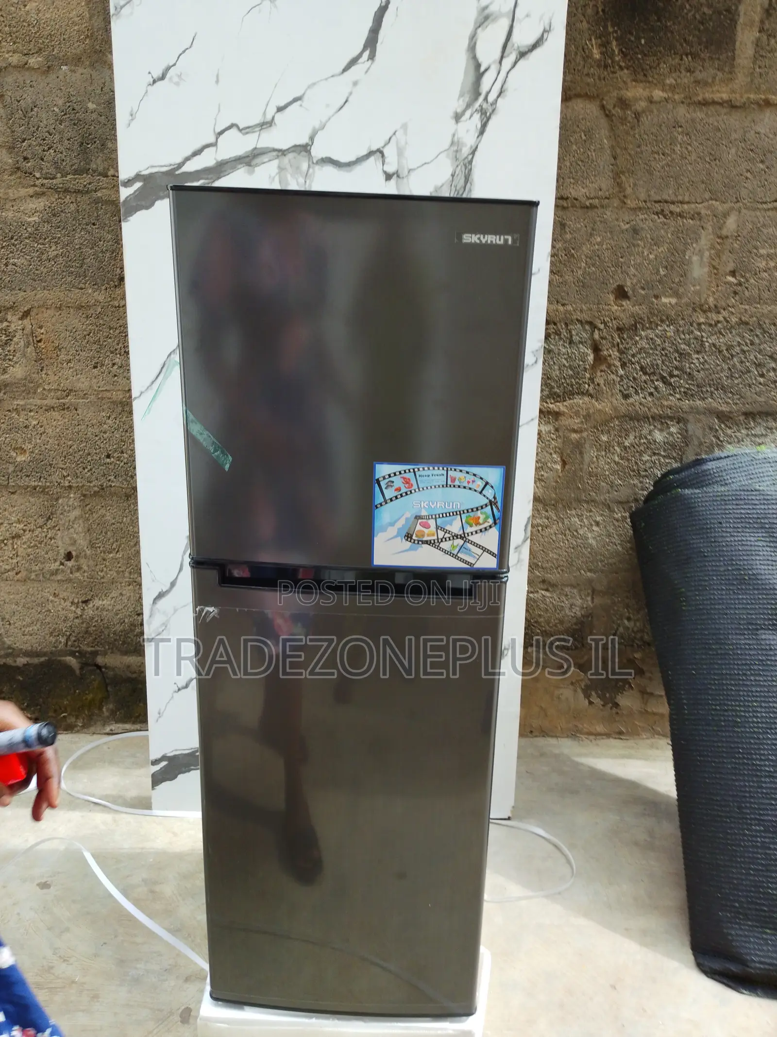 Skyrun BCD-145A Fridge for Your New Apartment