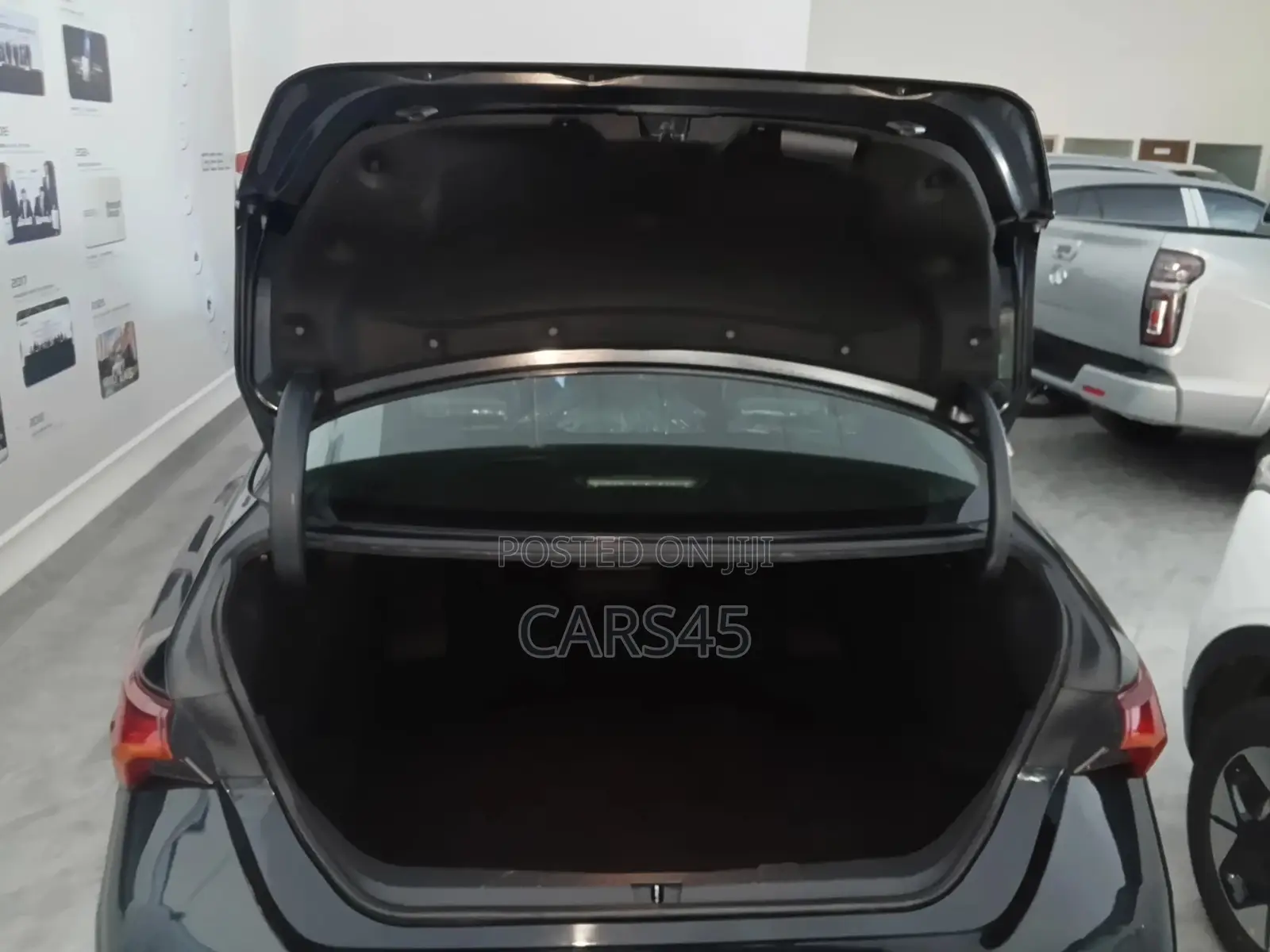 Toyota Avalon 2020 Black