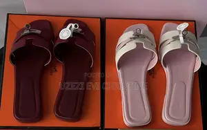 Classy Ladies’ Flat Slides With Silver-Tone Buckle(pink&burgundy)