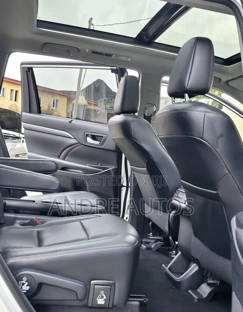 Toyota Highlander Limited Platinum 2019 White