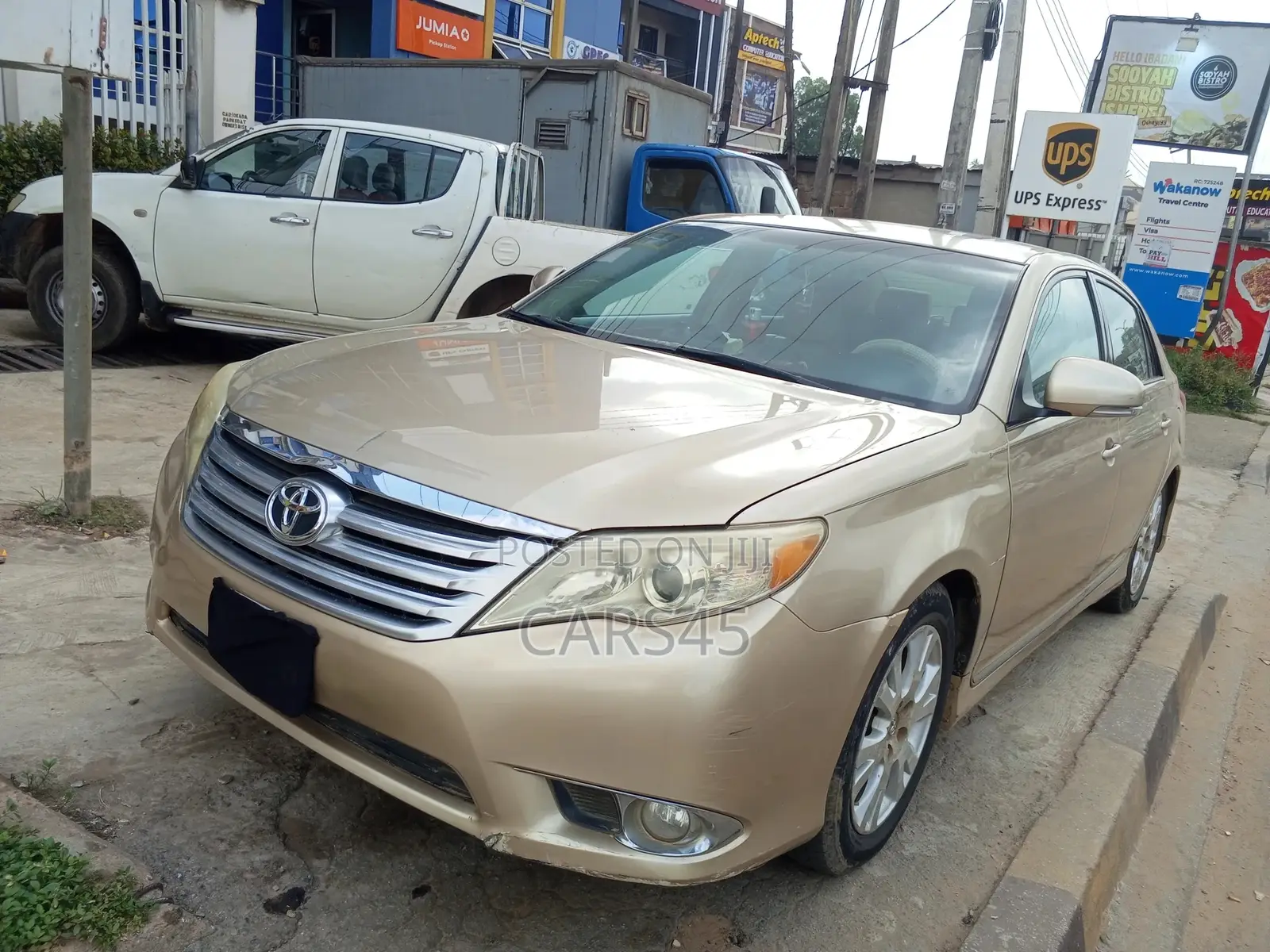 Toyota Avalon 2011 Beige