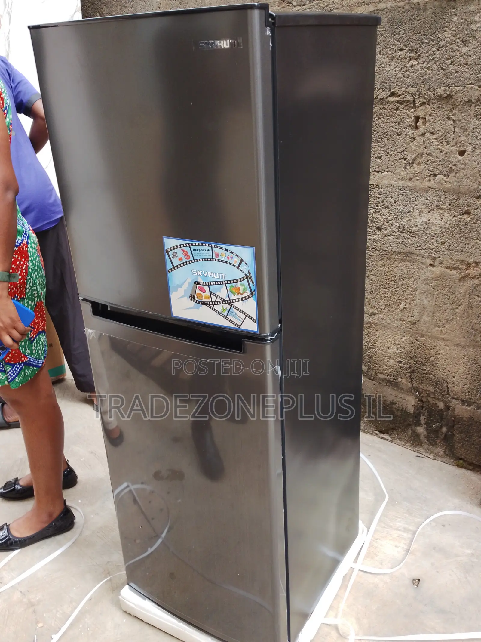 Skyrun BCD-145A Fridge for Convenient Storage