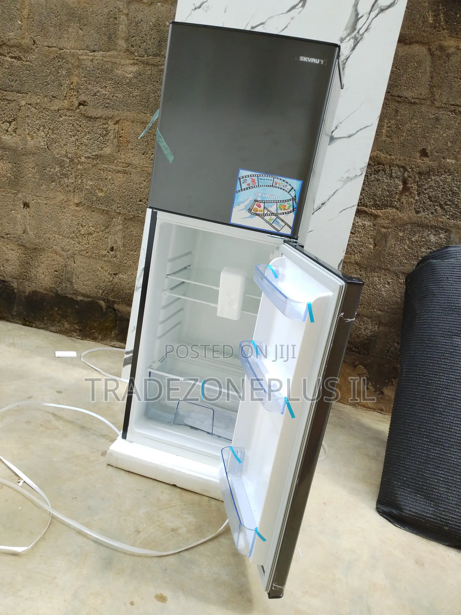 Skyrun BCD-145A Fridge for Convenient Storage