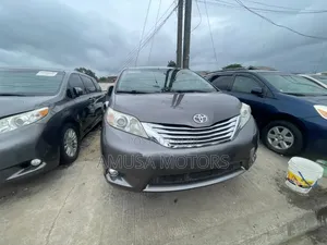 Toyota Sienna Limited 7 Passenger 2012 Gray