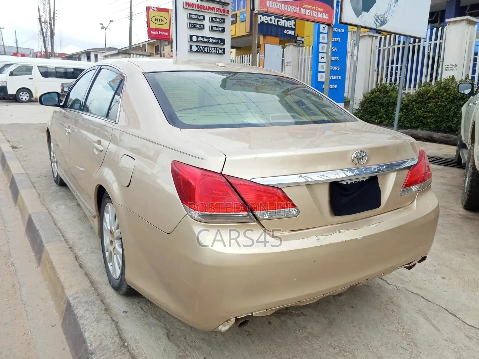 Toyota Avalon 2011 Beige