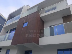 5bdrm Duplex in Chevron Drive for rent