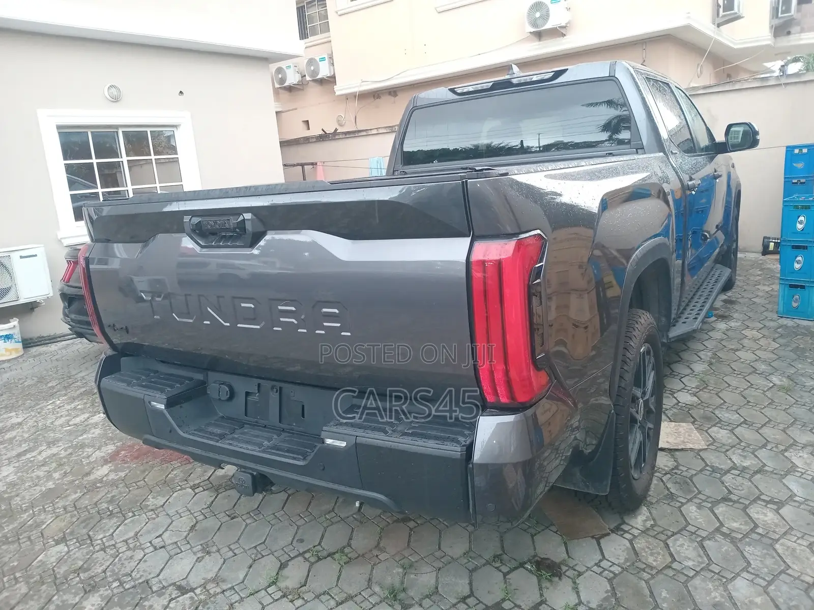 Toyota Tundra 2025 Gray