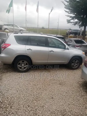 Toyota RAV4 2010 Silver