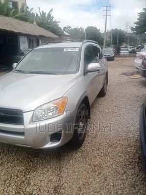 Toyota RAV4 2010 Silver