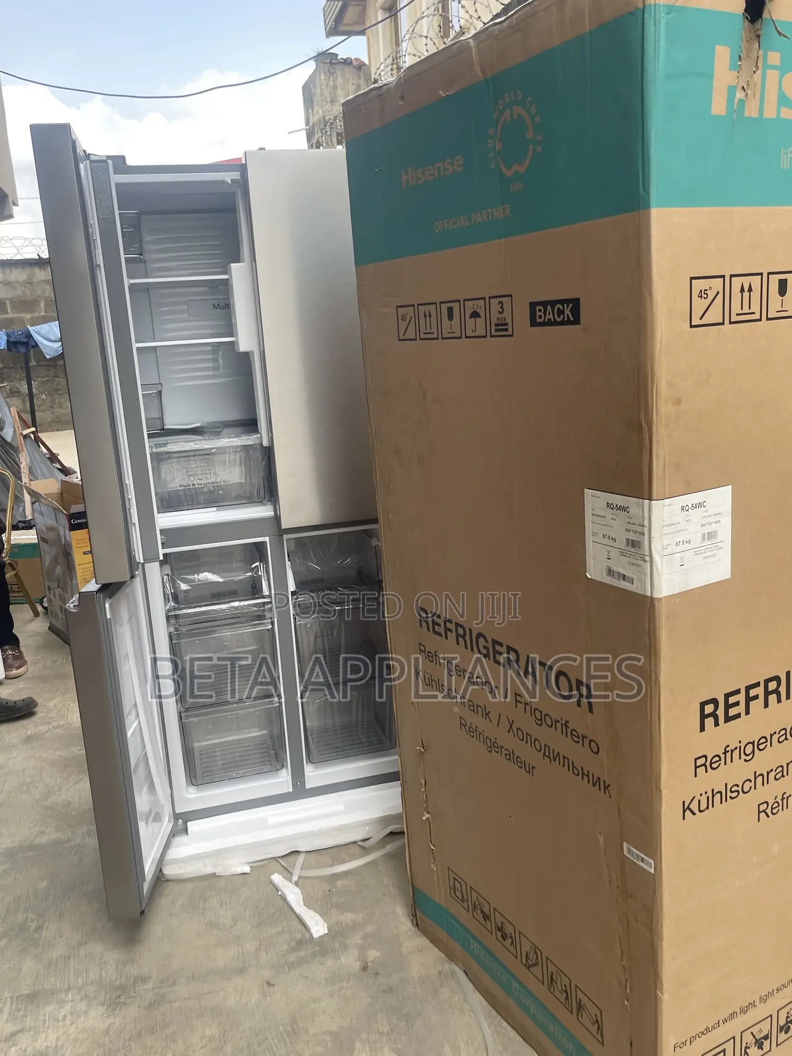 Hisense 4-Door Fridge With Advanced Cooling Technology