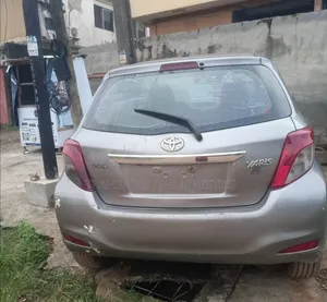 Toyota Yaris 2013 Gray