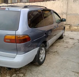 Toyota Sienna 2002