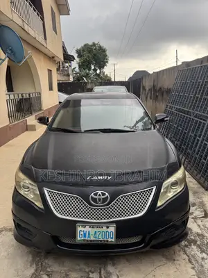 Toyota Camry XLE V6 4dr Sedan (3.5L 6cyl 6AM) 2010 Black