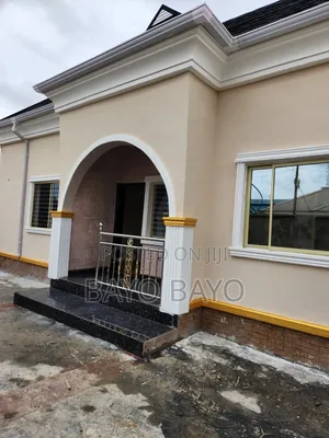 3bdrm Bungalow in Fcmb Salolo Estate for sale