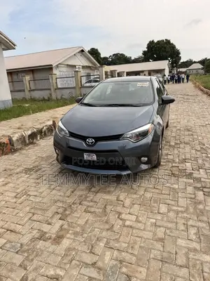 Toyota Corolla LE Premium 4dr Sedan (1.8L 4cyl CVT) 2015 Gray