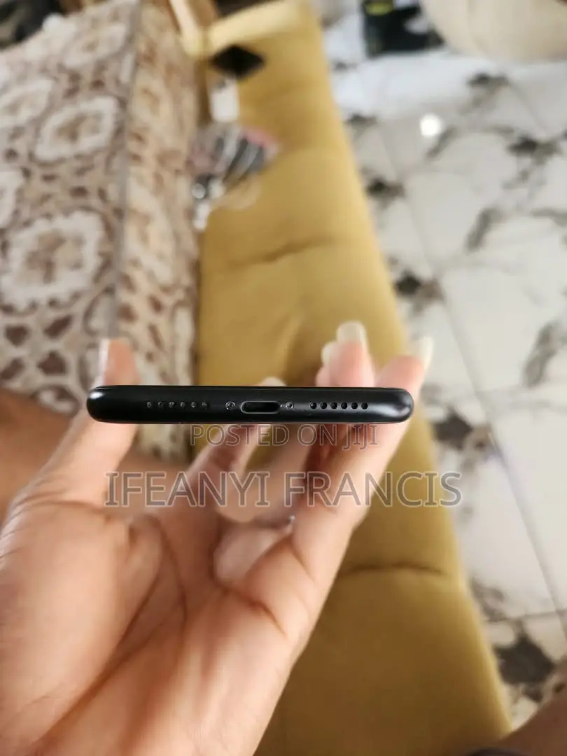 Apple iPhone XR 64 GB Black