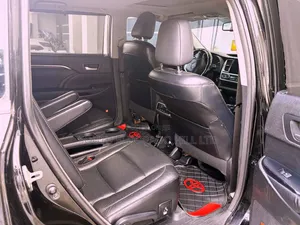 Toyota Highlander Limited 4dr SUV AWD (3.5L 6cyl 6A) 2015 Black