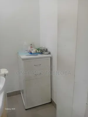 Caninets for Clinic and Kitchen Used