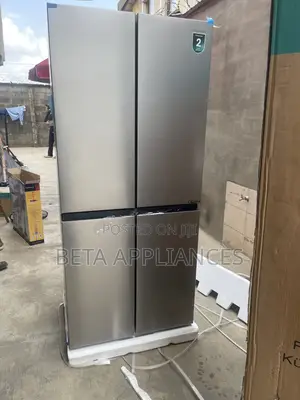 Hisense Contemporary 4-Door Refrigerator for Families