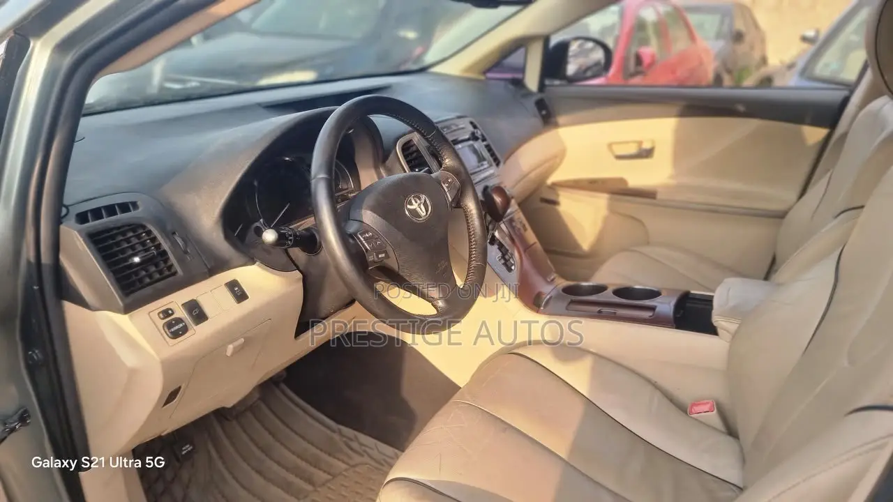 Toyota Venza 2012 Beige