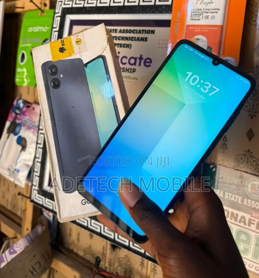 Samsung Galaxy A06 128 GB Gray