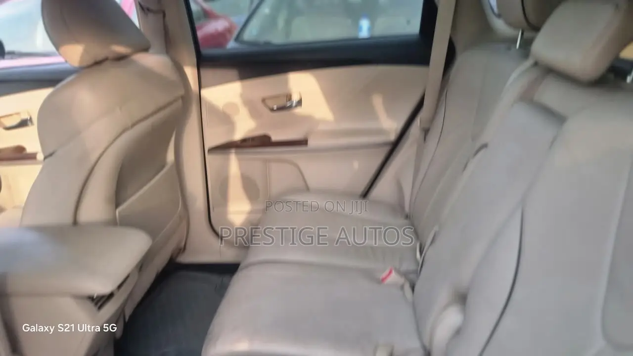 Toyota Venza 2012 Beige