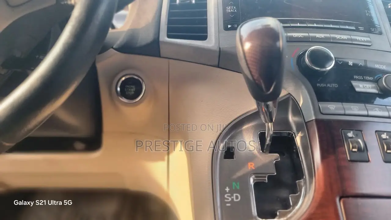 Toyota Venza 2012 Beige