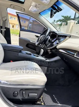 Toyota Avalon Limited 4dr Sedan (3.5L 6cyl 6A) 2014 Silver