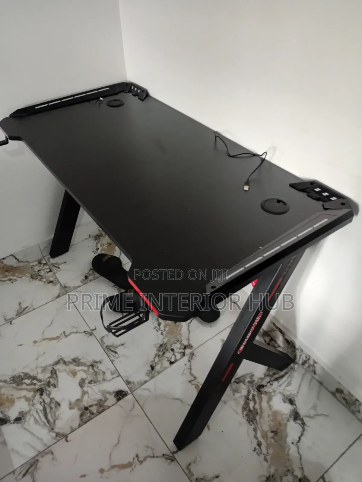 Spacious Gaming Desk for Home Setup 140cm