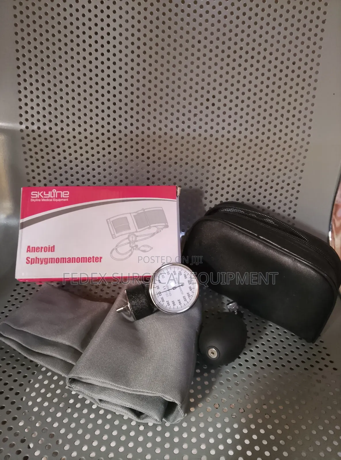 Skyline Aneroid Sphygmomanometer