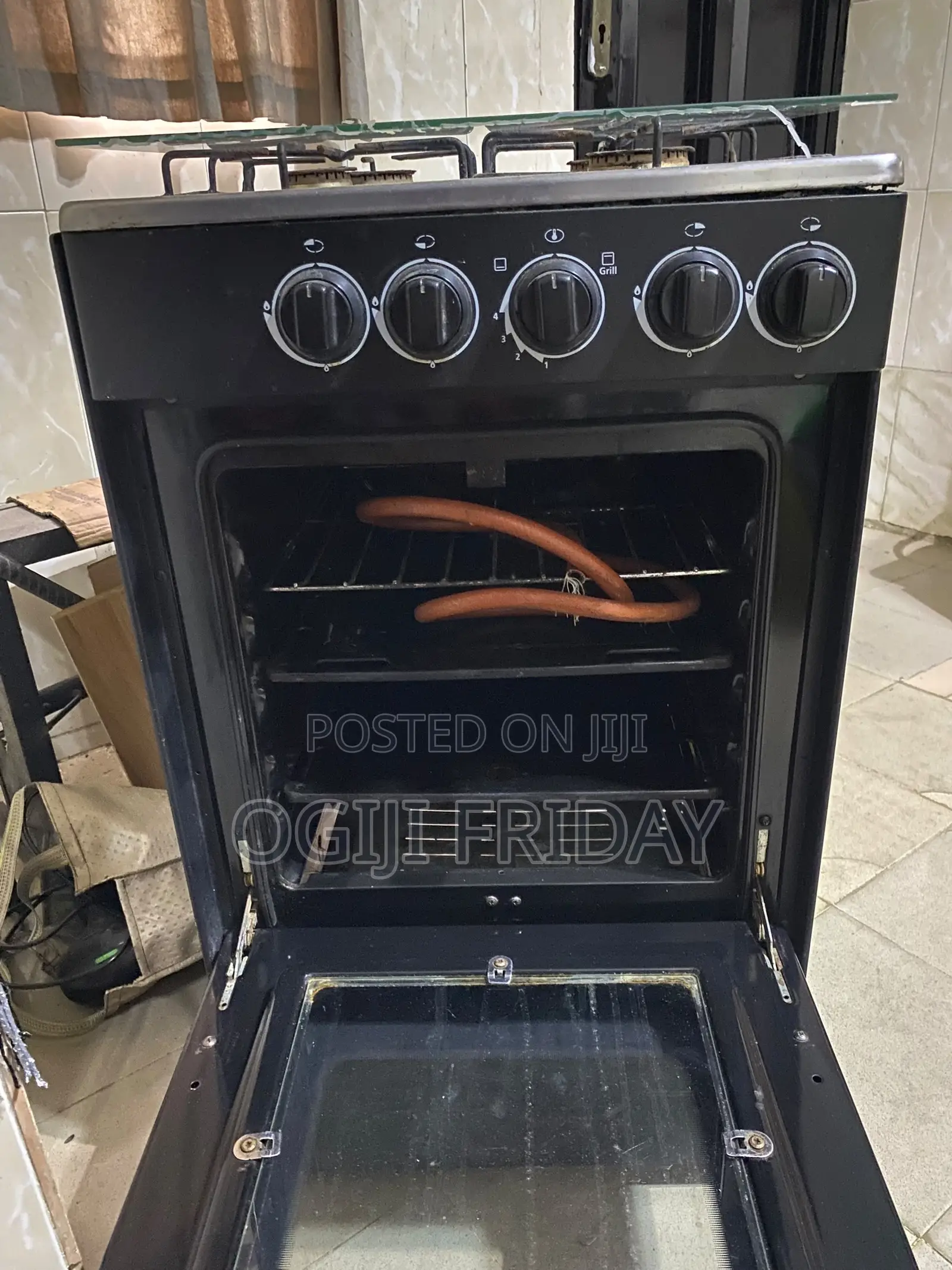 Gas Cooker With Oven
