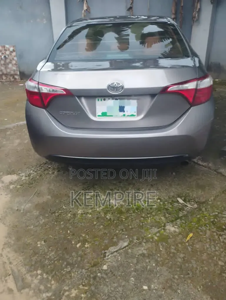 Toyota Corolla 2015
