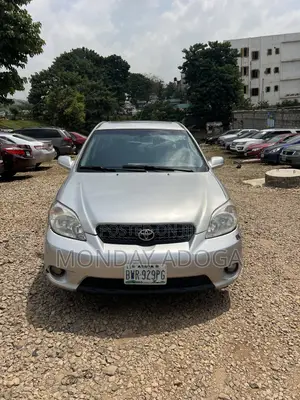 Toyota Matrix Hatchback AWD (1.8L 4cyl 4A) 2005 Silver