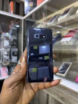 Samsung Galaxy S10e 128 GB Blue
