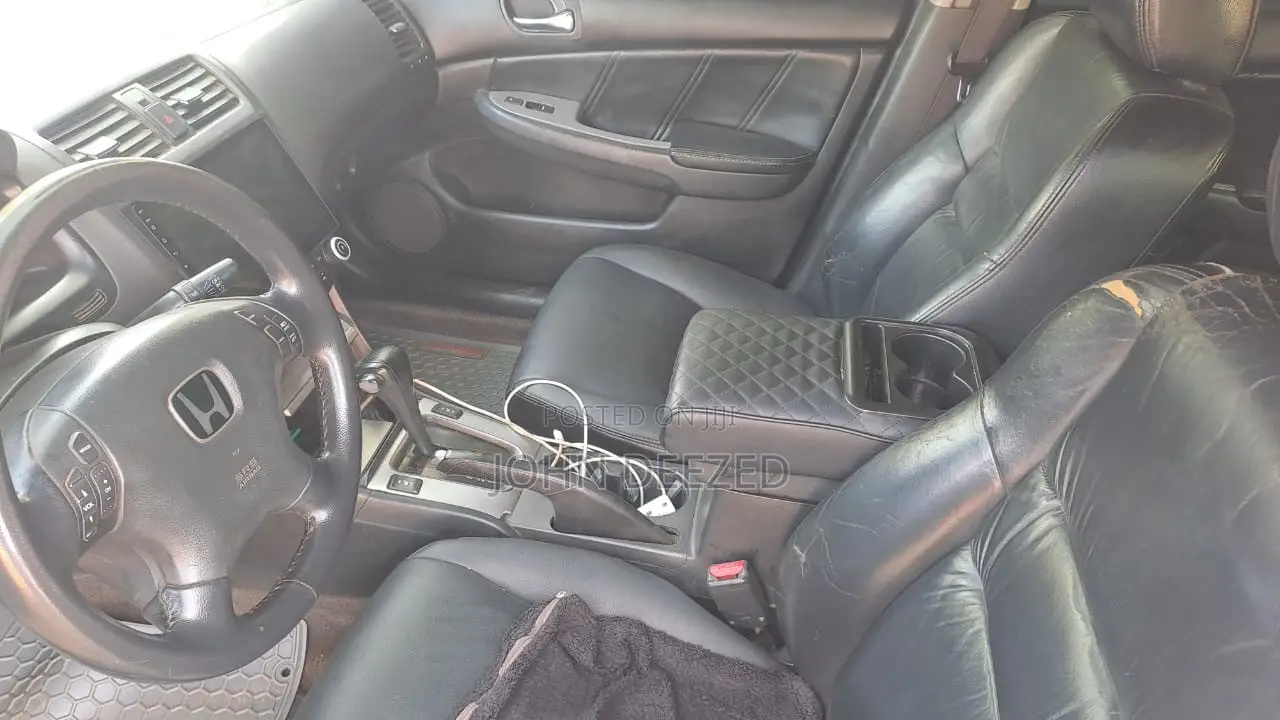 Honda Accord 2.0 Comfort Automatic 2005 Gray