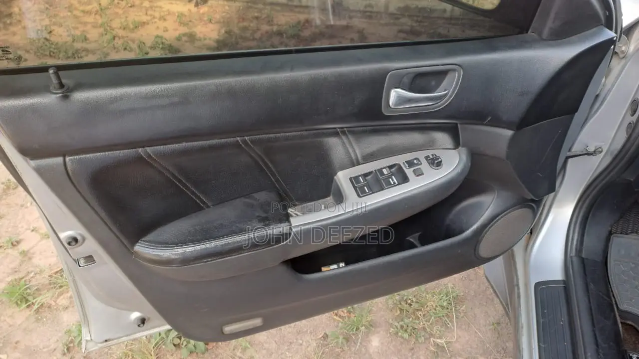 Honda Accord 2.0 Comfort Automatic 2005 Gray