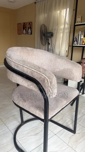 Salon/Makeup Studio Chairs
