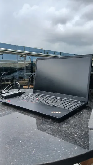 Laptop Lenovo ThinkPad E15 16GB AMD Ryzen 5 SSD 256GB