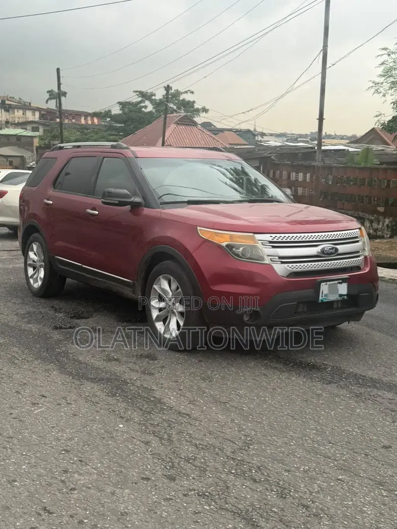Ford Explorer 2013 Maroon