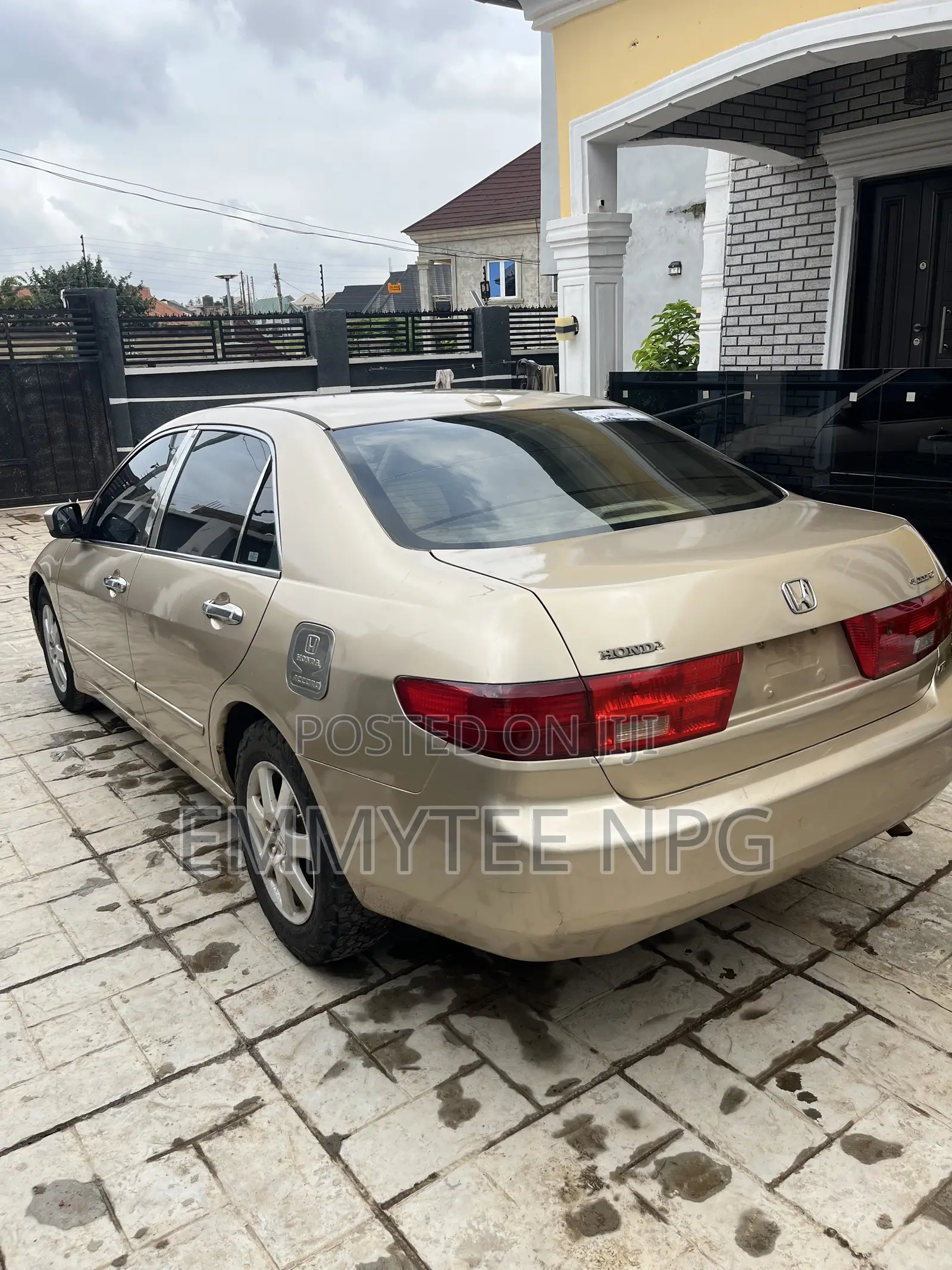 Honda Accord Automatic 2005 Gold